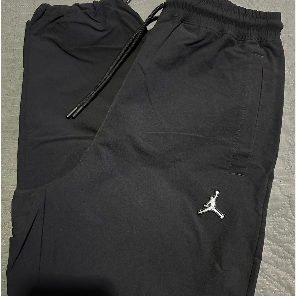 New black Jordan joggers
